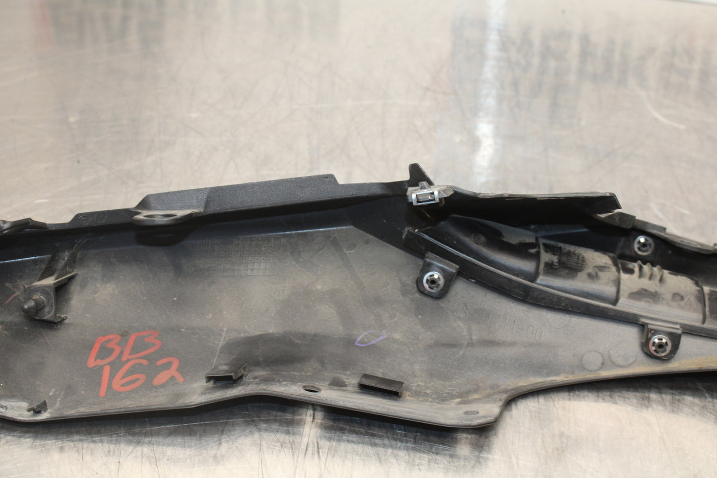 14-17 YAMAHA FZ07 RIGHT REAR BACK TAIL FAIRING COWL SHROUD BB162