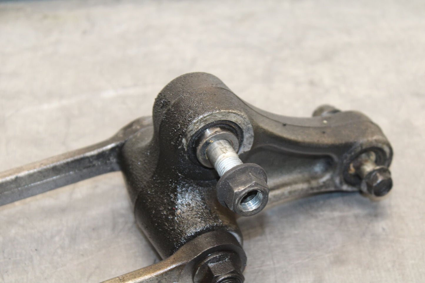 06-07 SUZUKI GSXR 600 REAR DOGBONE SHOCK LINKAGE LINK BB737