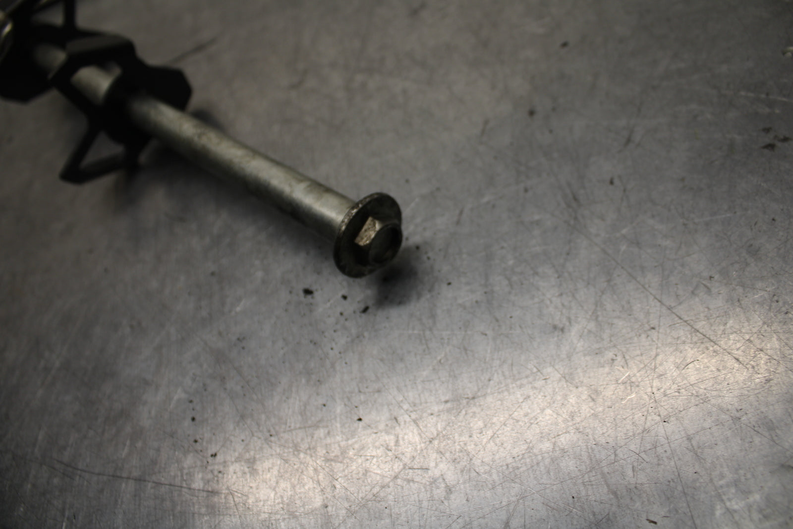 24 KAWASAKI NINJA 500 ABS REAR AXLE BACK WHEEL RIM PIVOT BOLT AXEL BB744