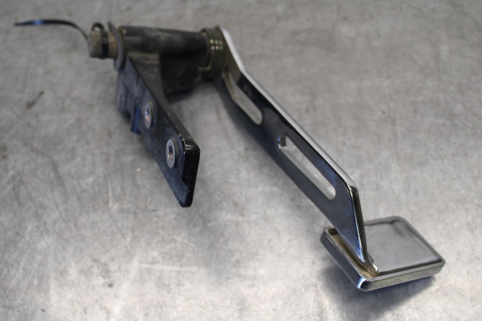 05-06 YAMAHA ROYAL STAR RIGHT REARSET BRAKE FOOT PEDAL BB697