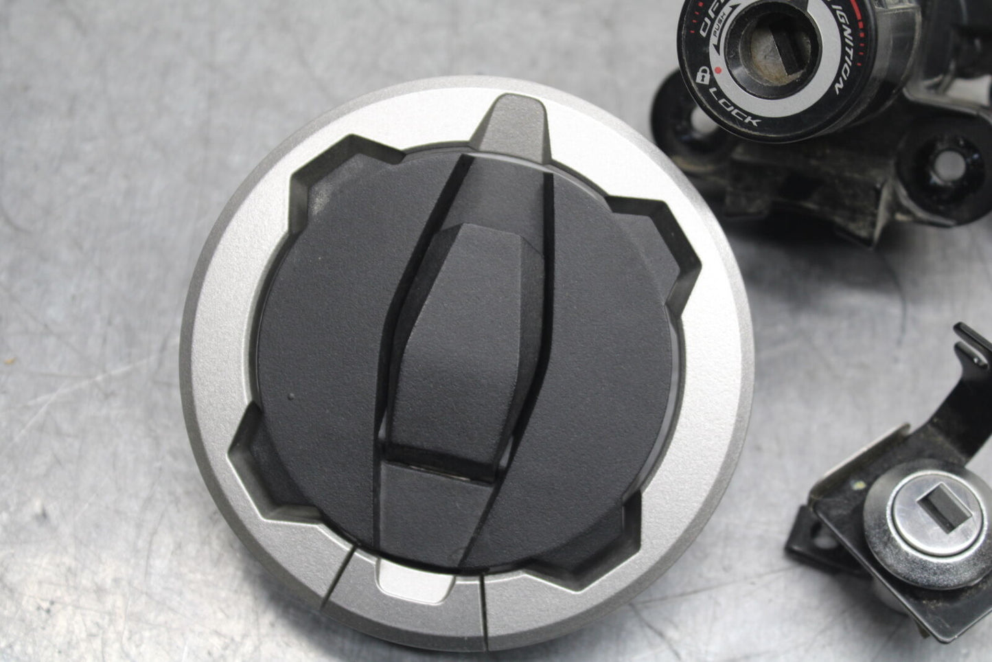 18-23 KAWASAKI NINJA 400 EX400 IGNITION LOCK KEY SET /GAS CAP & SEAT LOCK  BB747