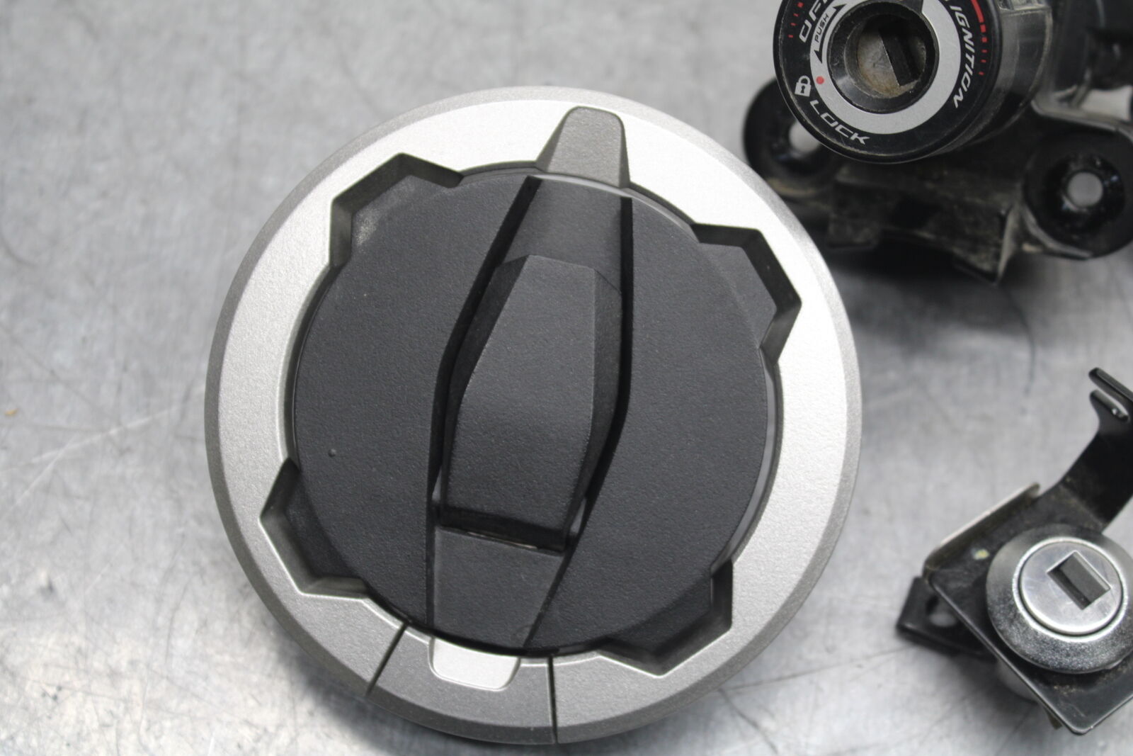 18-23 KAWASAKI NINJA 400 EX400 IGNITION LOCK KEY SET /GAS CAP & SEAT LOCK  BB747