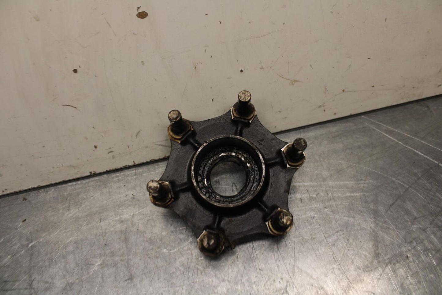 1983 Honda V45 Magna VF750C REAR HUB WHEEL BB91