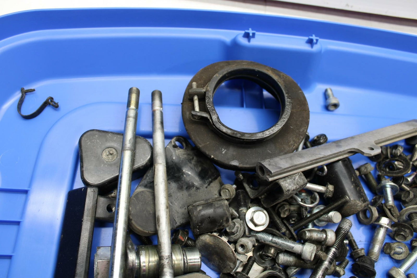 86-06 KAWASAKI CONCOURS 1000 ZG1000A ENGINE MOUNTING BOLTS HARDWARE MOTOR  BB292