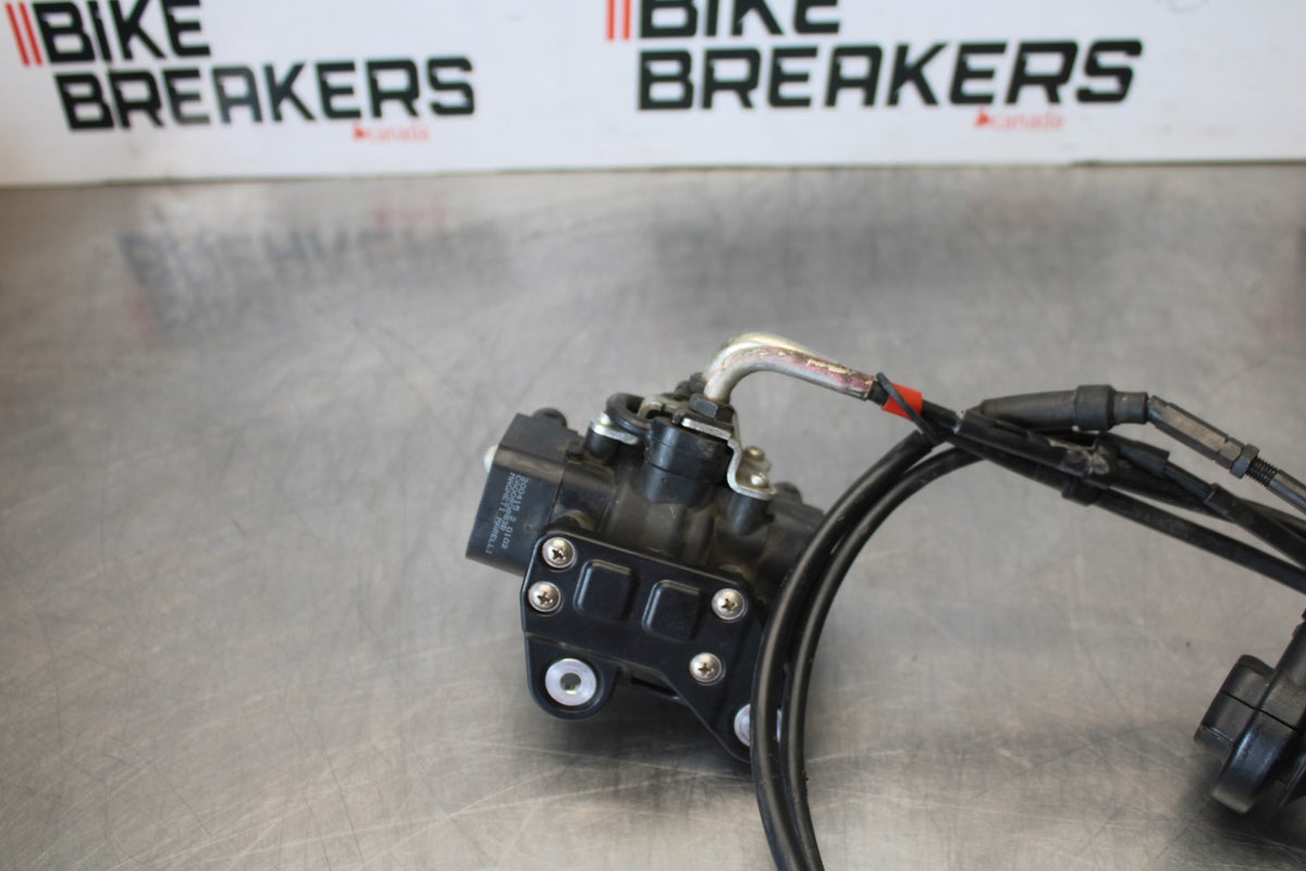 16 APRILIA TUONO V4 1100 RIGHT THROTTLE GRIP THROTTLE CABLES/ ACCELERATOR BB905