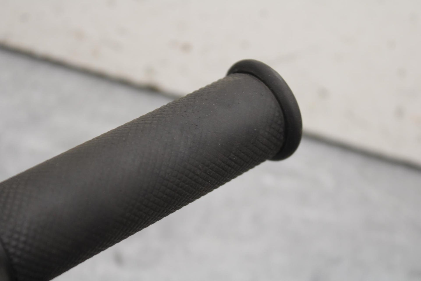 16-18 KTM 690 DUKE LEFT CLIPON HANDLEBAR GRIP BB631