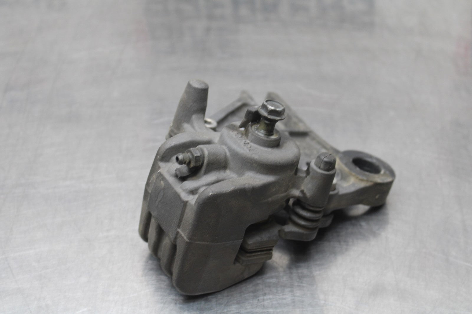 08 KAWASAKI NINJA ZX10R REAR BACK BRAKE CALIPER W MOUNT BRACKET BB201