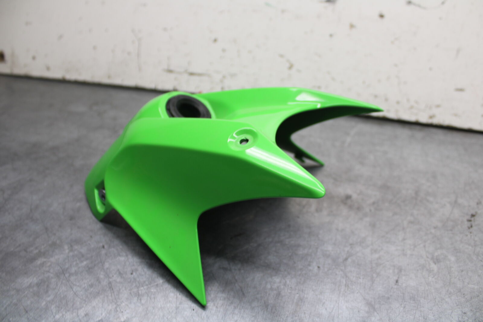 18-24 KAWASAKI NINJA 650 IGNITION TRIM PANEL COVER BB725