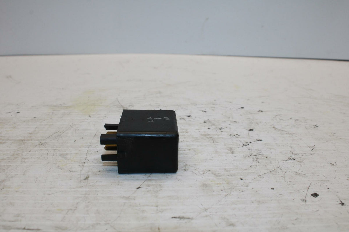 06-07 SUZUKI GSXR600 TURN SIGNAL BLINKER FUEL RELAY FLASHER SWITCH BB245
