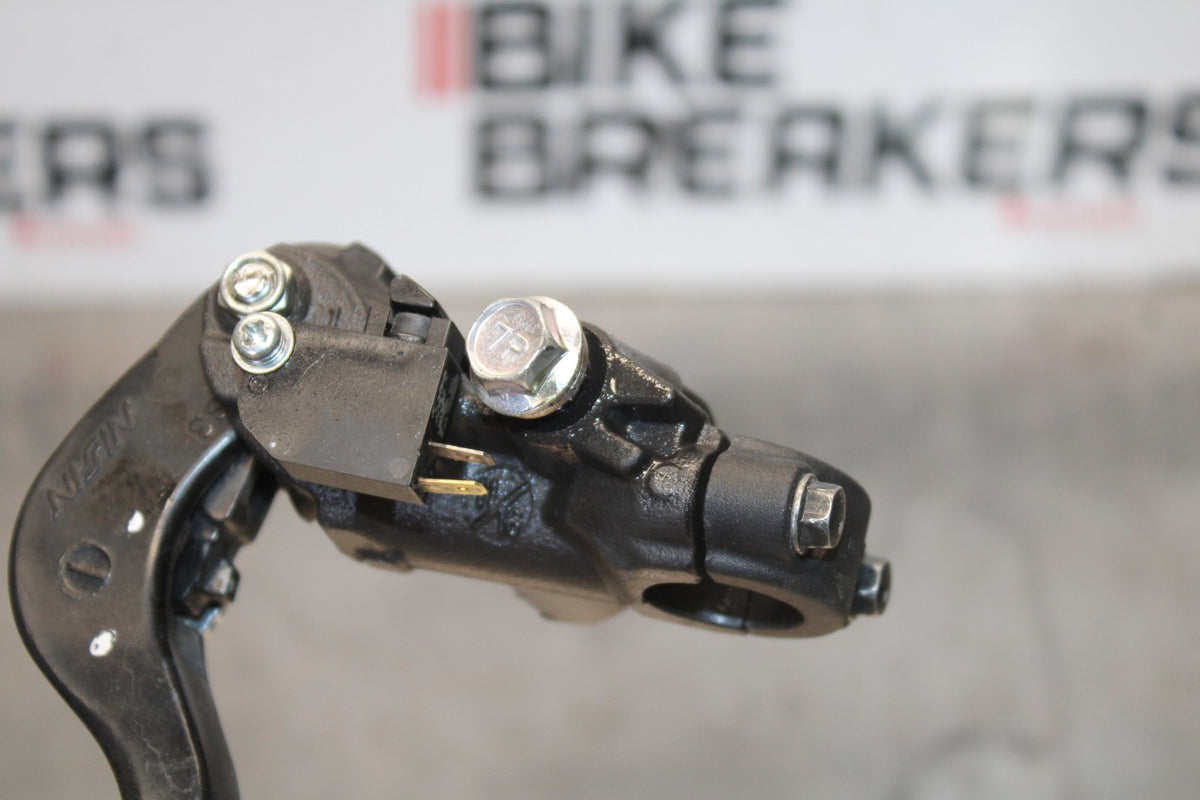 18 SUZUKI GSXR750 FRONT BRAKE MASTER CYLINDER w/ LEVER BB891