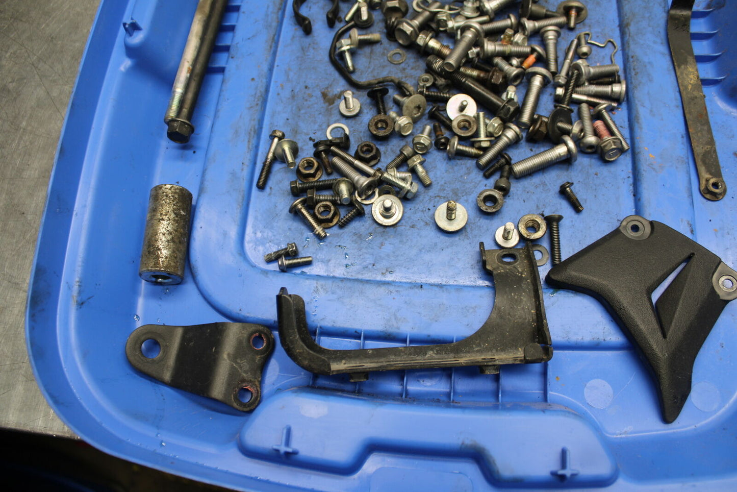 12-13 KAWASAKI Z1000 MOUNTING BOLTS HARDWARE MOTOR SCREWS BB743