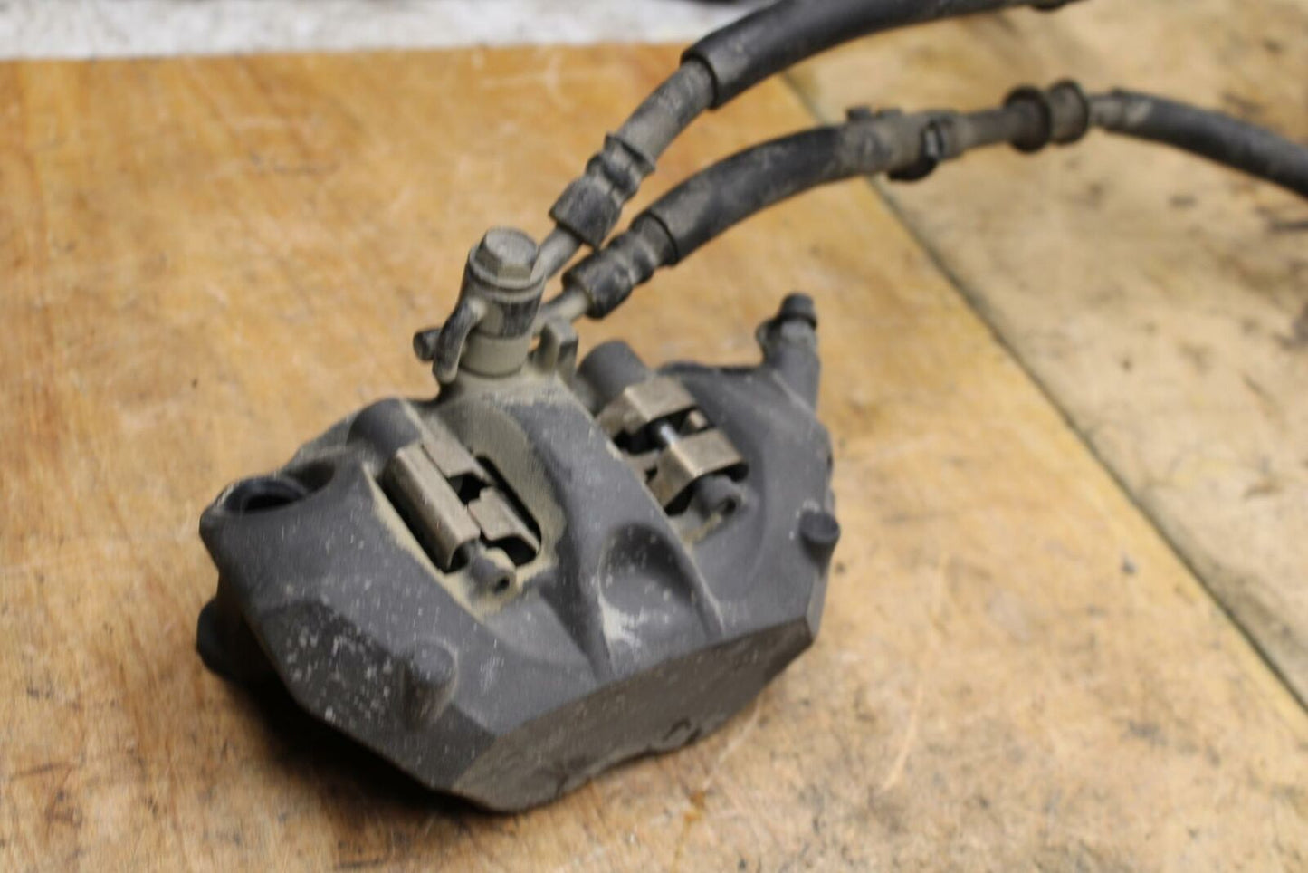 13-18 KAWASAKI NINJA ZX6R RIGHT LEFT FRONT BRAKE CALIPER SET PAIR CALIPERS BB342