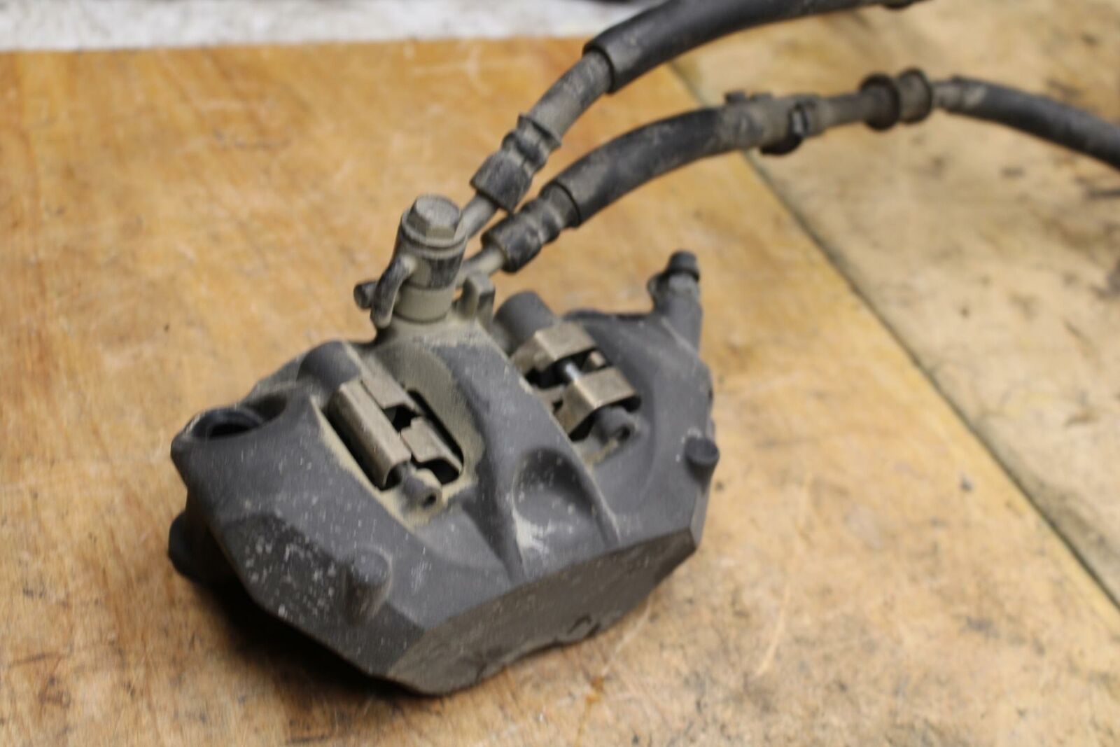 13-18 KAWASAKI NINJA ZX6R RIGHT LEFT FRONT BRAKE CALIPER SET PAIR CALIPERS BB342