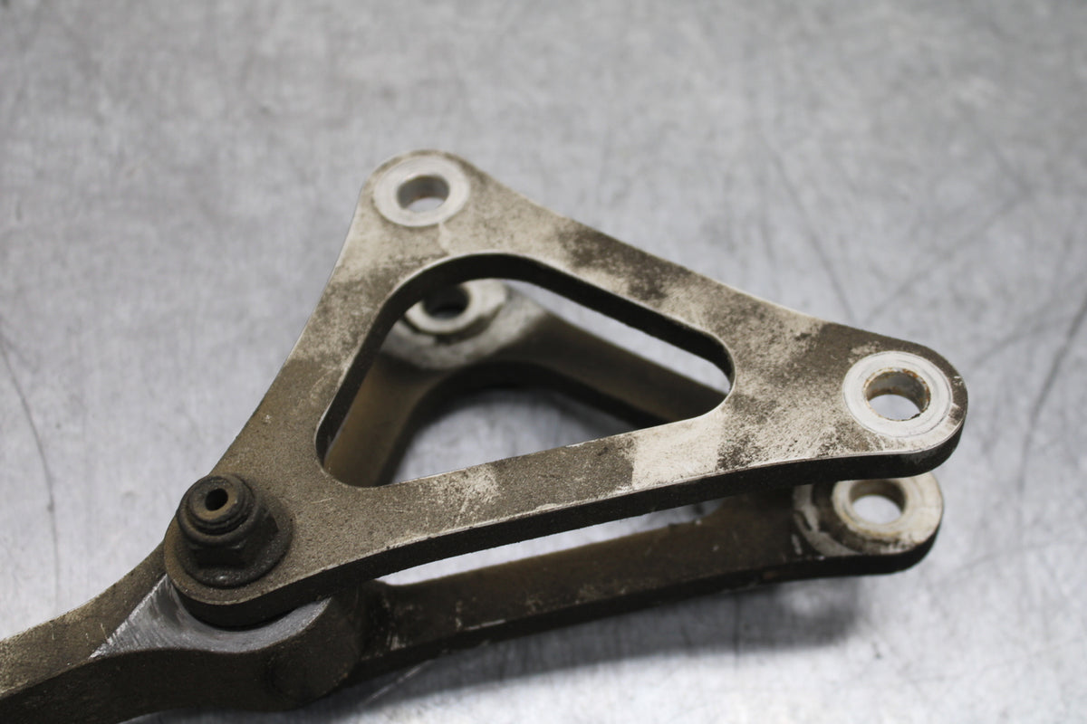 03-05 YAMAHA YZF R6  REAR DOGBONE SHOCK LINKAGE LINK BB751