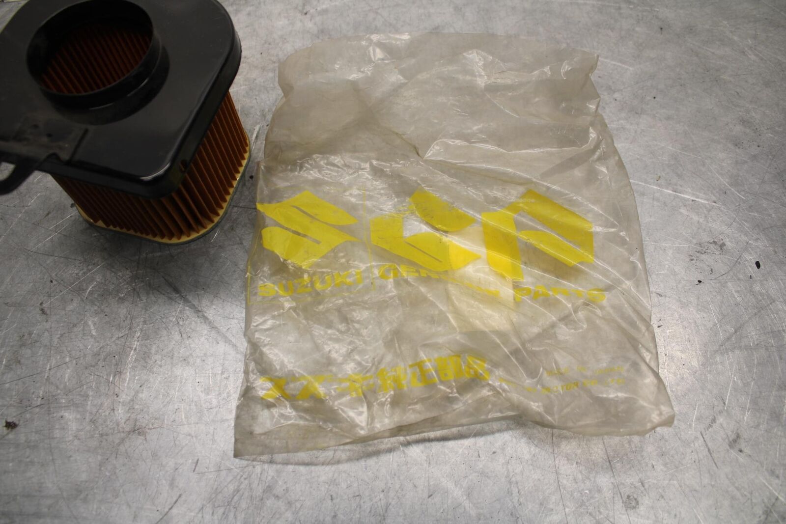 1971 Suzuki TC120 AIR CLEANER FILTER BOX 13780-20211 BB36