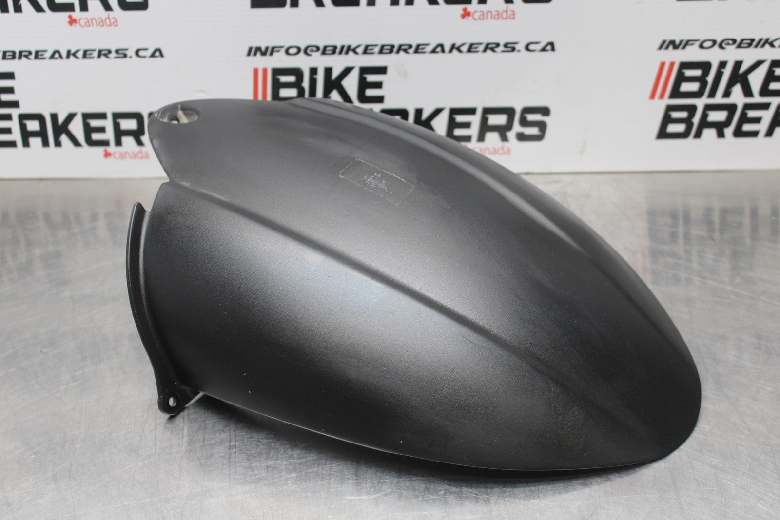 08 KAWASAKI NINJA ZX10R REAR BACK WHEEL TIRE HUGGER FENDER BB201