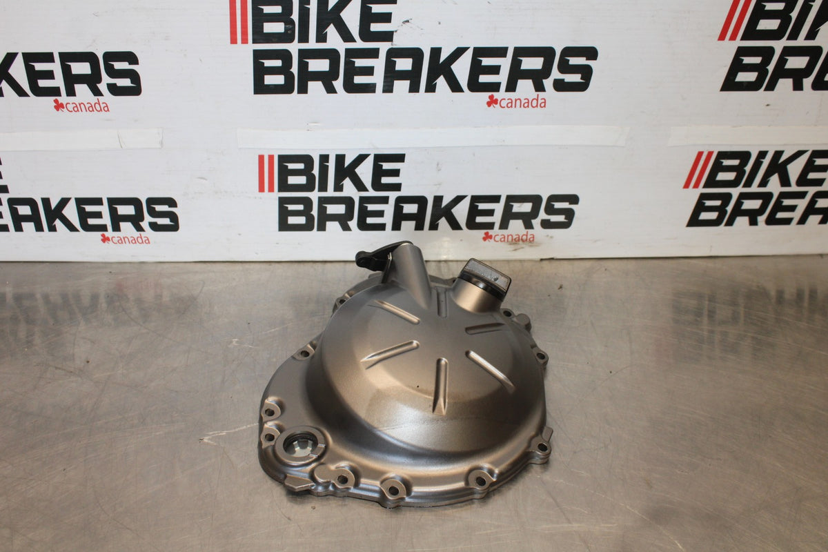 20-22 KAWASAKI NINJA ZX6R CLUTCH SIDE ENGINE MOTOR COVER BB884