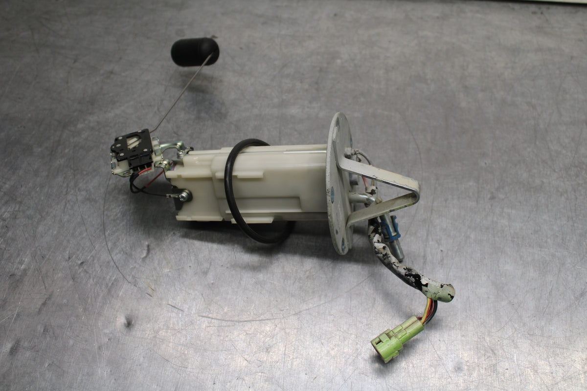 08-10 SUZUKI GSXR 600 FUEL PUMP GAS PETROL SENDER UNIT BB753