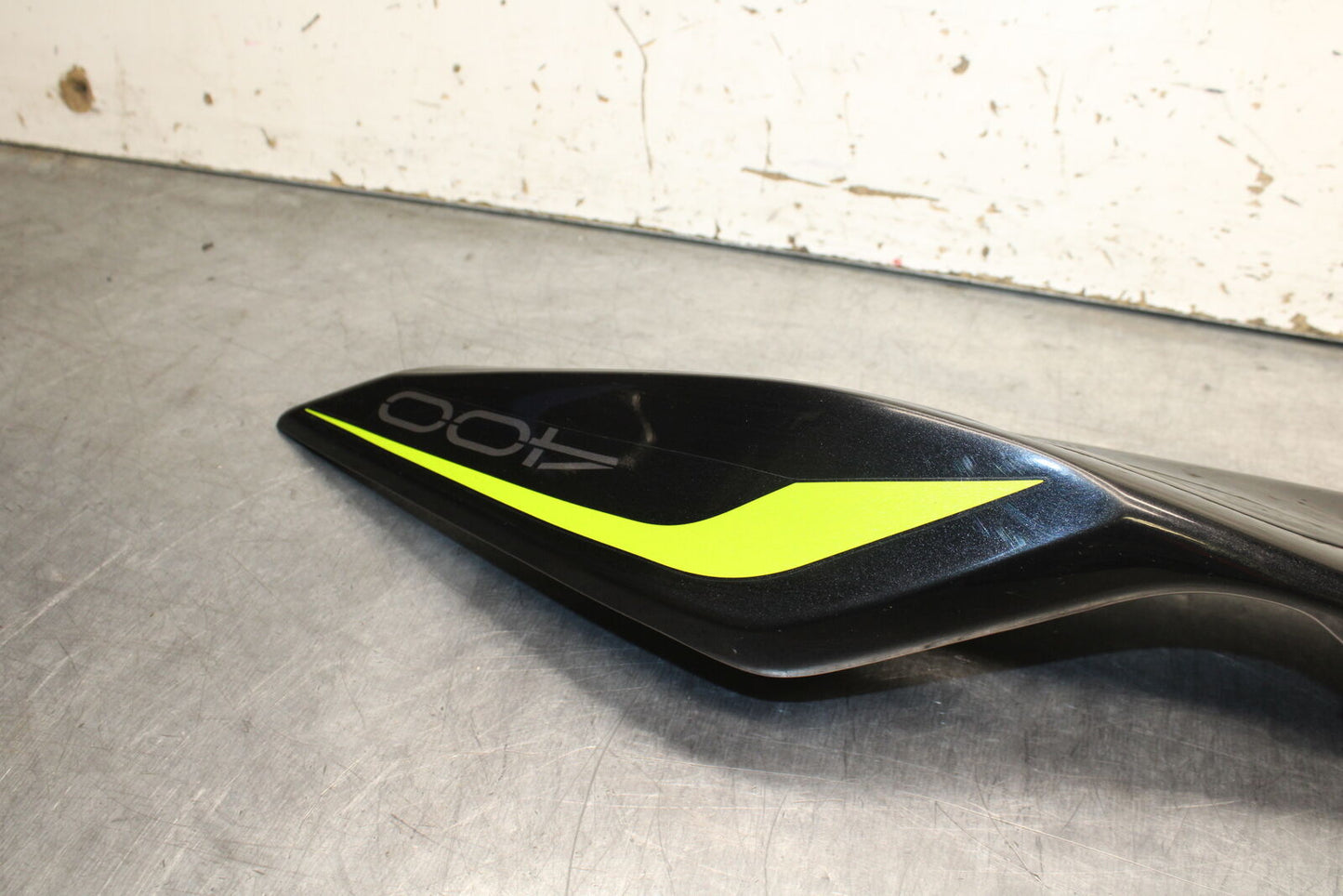 19-22 KAWASAKI Z400 LEFT REAR BACK TAIL FAIRING COWL SHROUD BB738