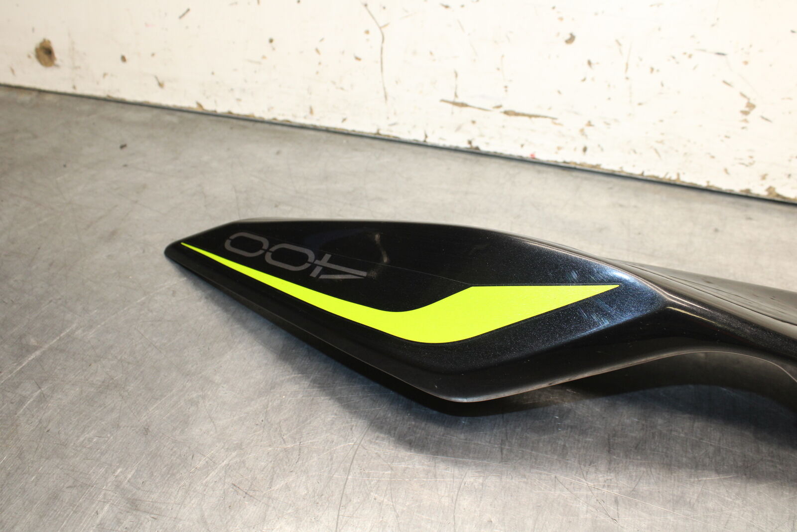 19-22 KAWASAKI Z400 LEFT REAR BACK TAIL FAIRING COWL SHROUD BB738