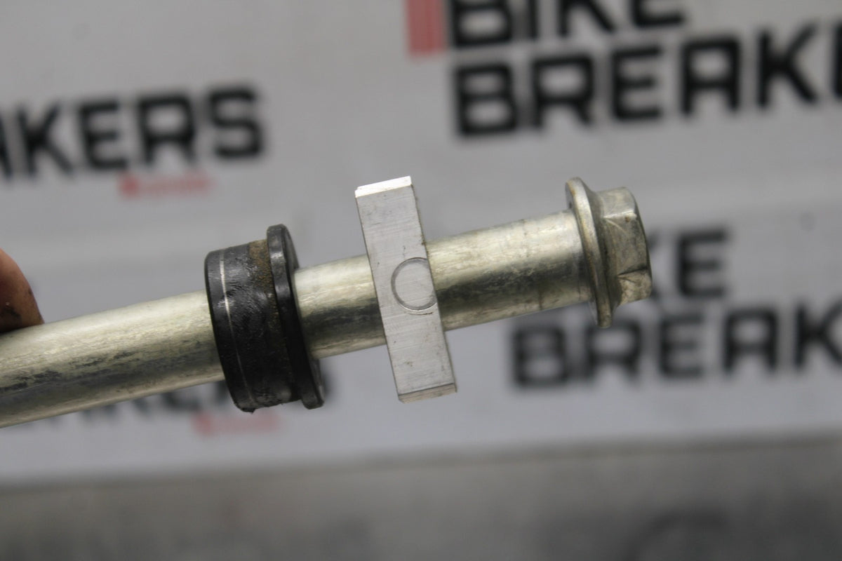 25 KAWASAKI Z900 REAR AXLE BACK WHEEL RIM PIVOT BOLT AXEL BB928