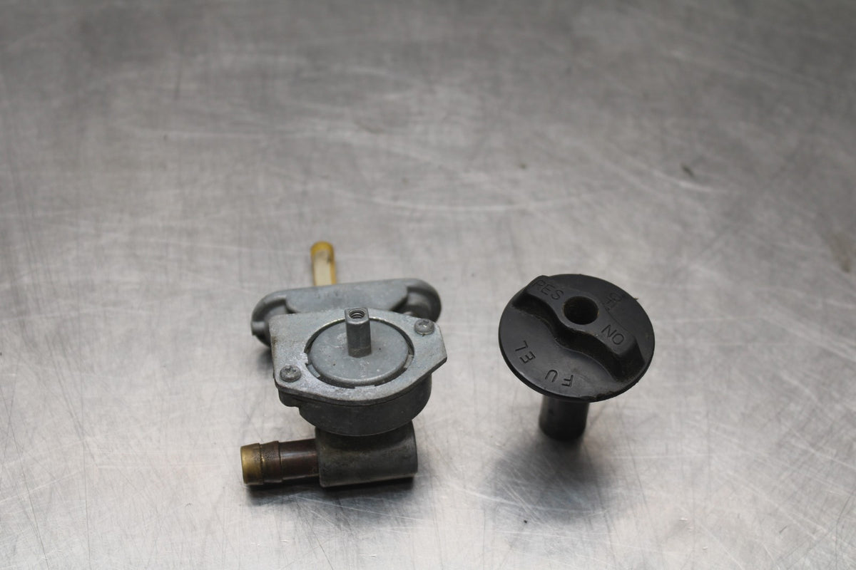 98 KAWASAKI NINJA ZX6 FUEL GAS TANK PETCOCK SHUT ON OFF VALVE BB870