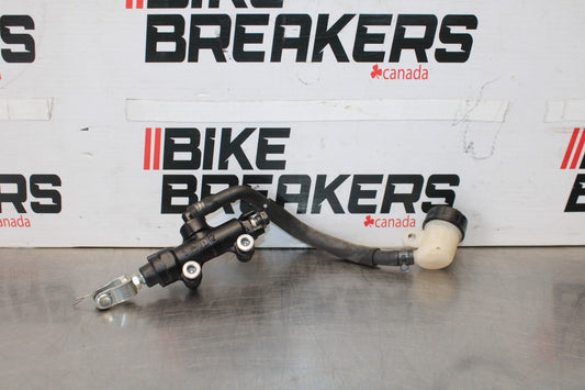 13-18 KAWASAKI NINJA ZX6R REAR BACK BRAKE MASTER CYLINDER W RESERVOIR BB908
