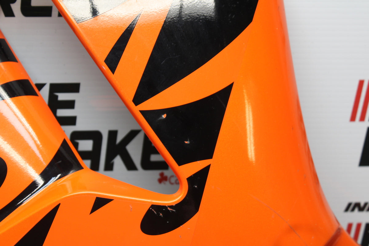 05-06 HONDA CBR600RR RIGHT MID UPPER SIDE FAIRING COWL PLASTIC BB149