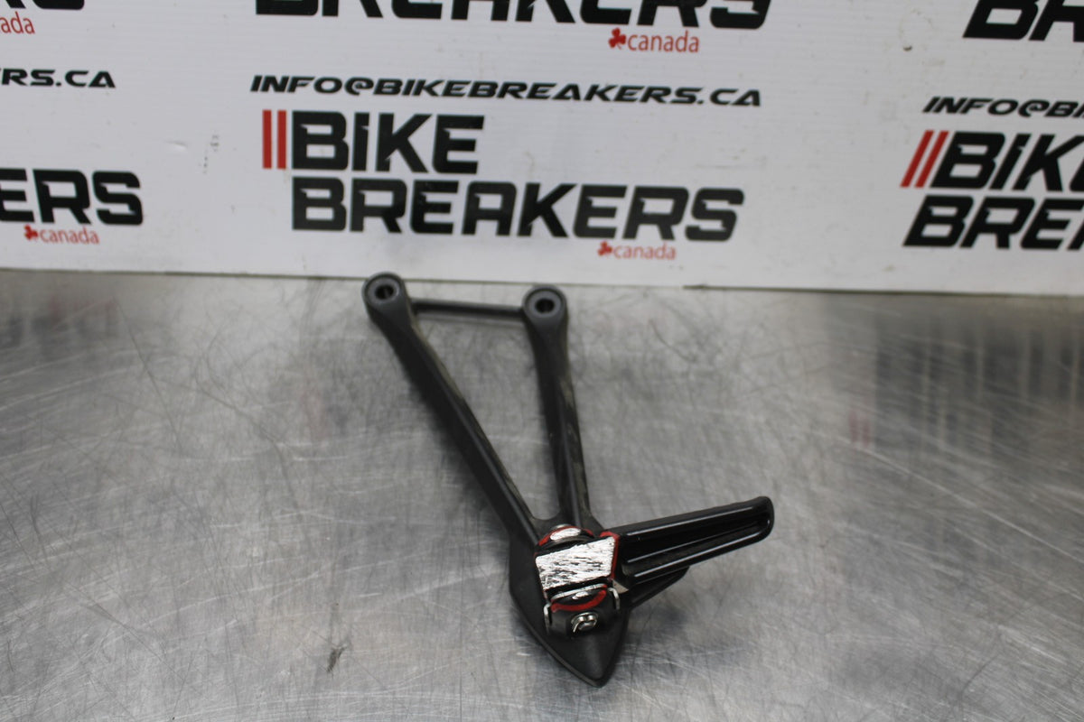 21-23 KAWASAKI NINJA ZX6R LEFT REAR BACK PASSENGER PEG BB179