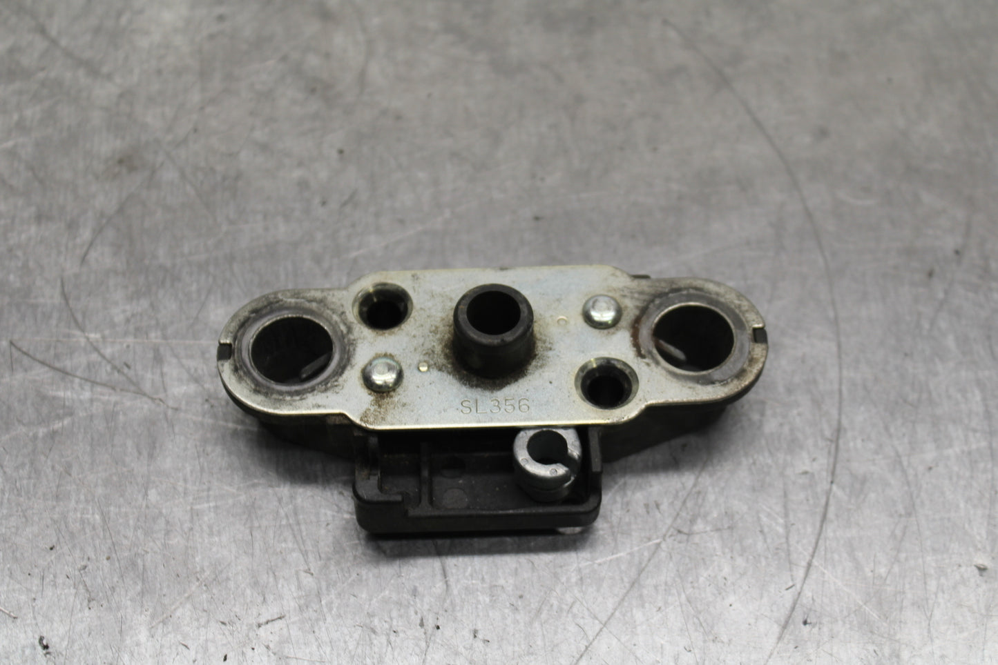 12-13 KAWASAKI Z1000 REAR PASSENGER SEAT LATCH LOCK ASSEMBLY BB743