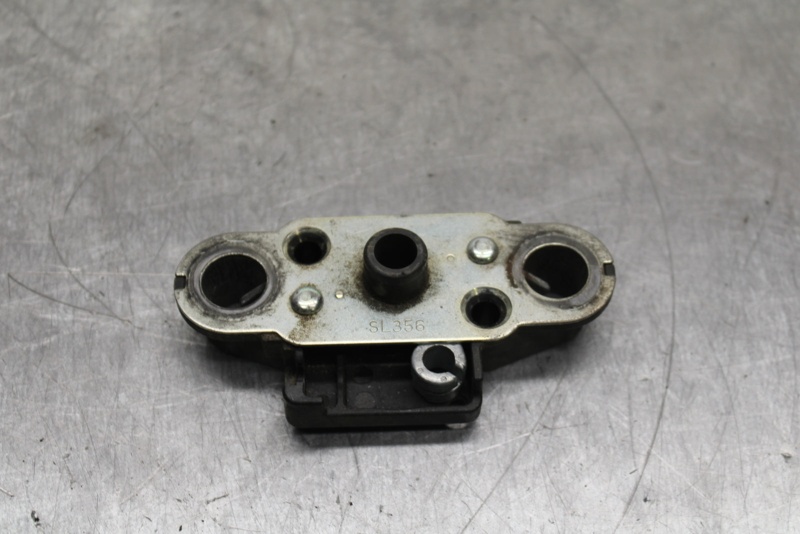 12-13 KAWASAKI Z1000 REAR PASSENGER SEAT LATCH LOCK ASSEMBLY BB743