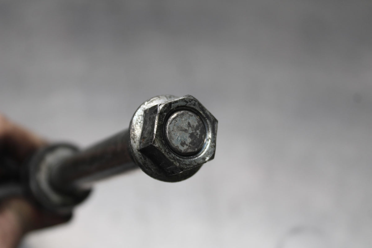 02 KAWASAKI VULCAN 800 VN800B CLASSIC REAR AXEL  BB862