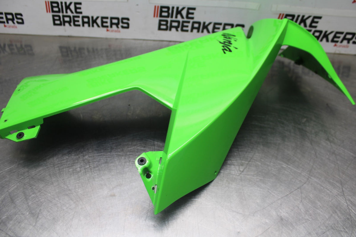 08 KAWASAKI NINJA ZX10R OEM LEFT MID UPPER SIDE FAIRING COWL PLASTIC BB902