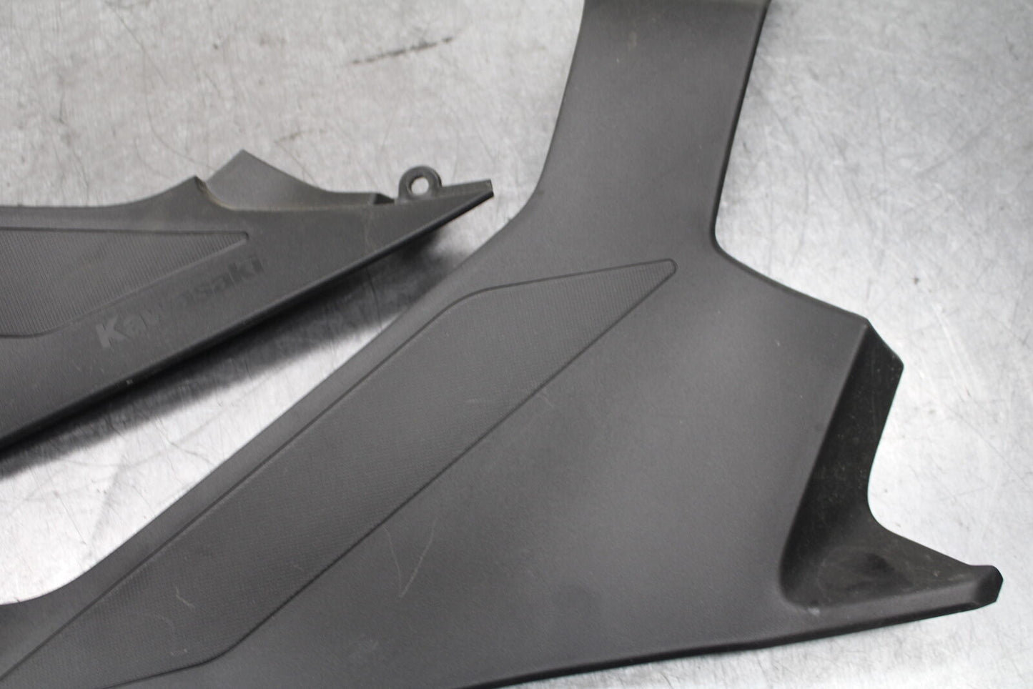 18-23 KAWASAKI NINJA 400 EX400 ABS RIGHT LEFT SIDE SEAT PANELS TRIMS COWLS BB747
