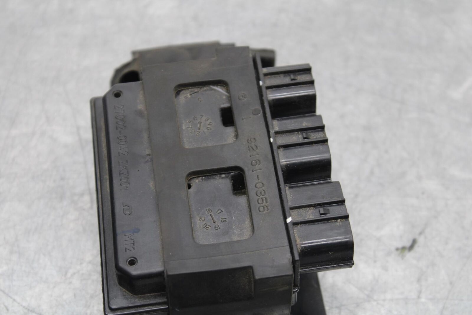 19-22 KAWASAKI Z400 RELAY ASSEMBLY BOX BB586