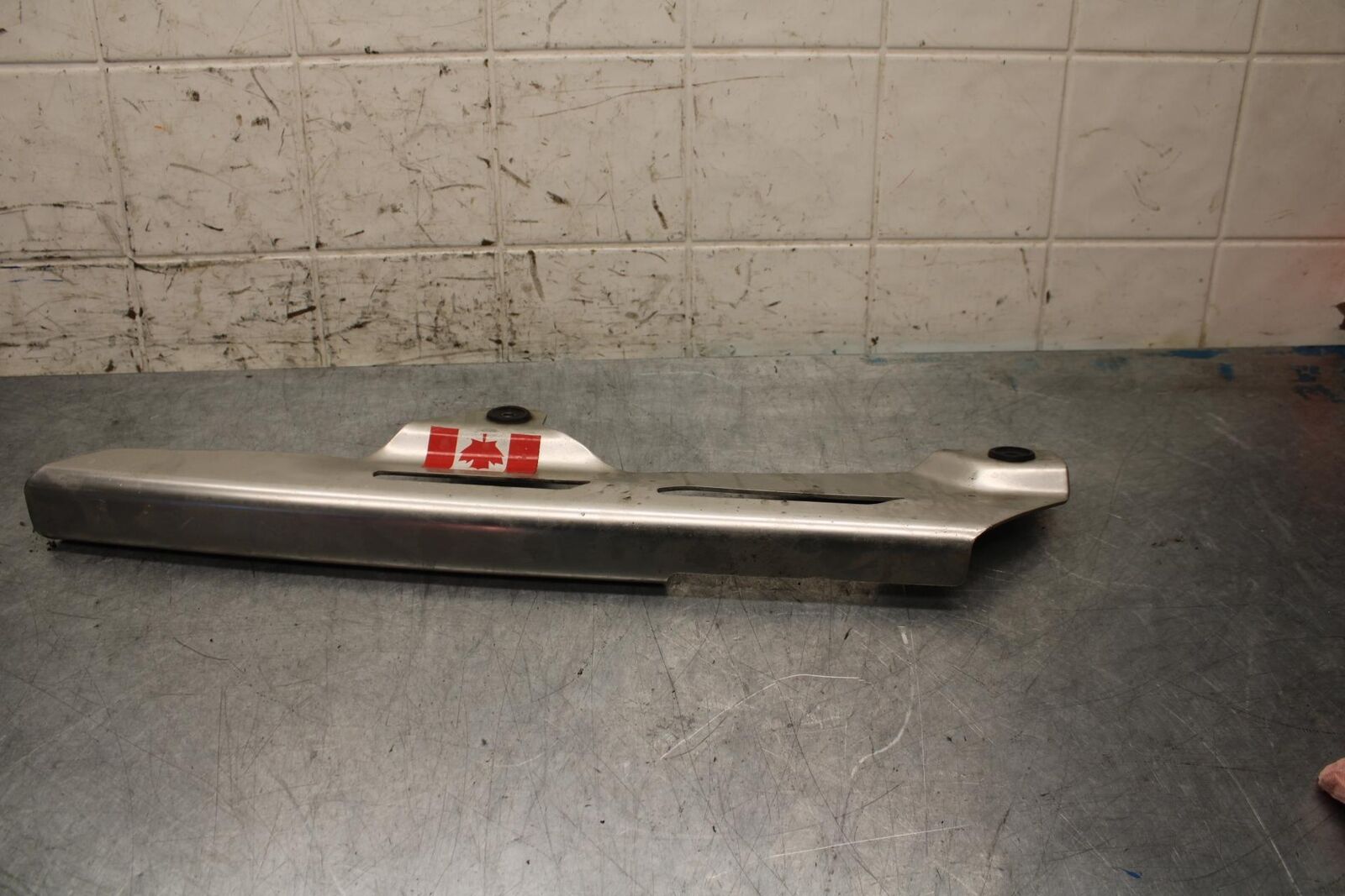 1997 Suzuki Bandit 1200 GSF1200S ALUMINUM REAR BACK CHAIN GUARD COVER BB559