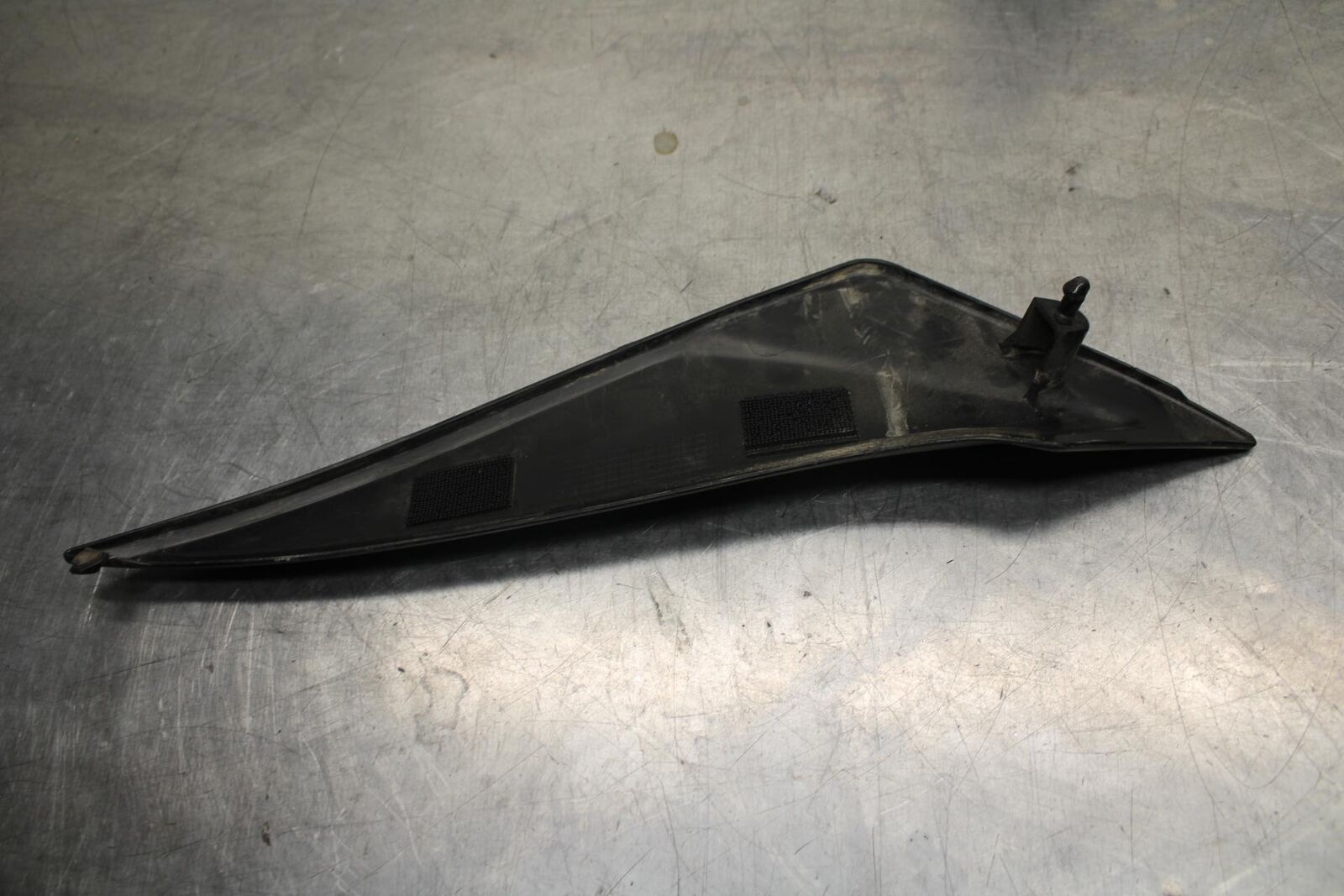 2011 Suzuki GSXR600 RIGHT LEFT FRONT SIDE SEAT PANELS TRIMS COWLS BB605