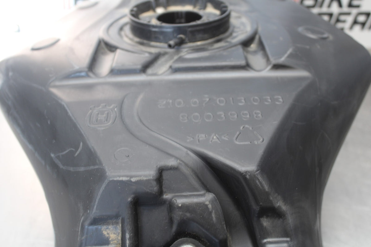 18-22 HUSQVARNA VITPILEN 701 GAS TANK FUEL CELL PETROL RESERVOIR BB198