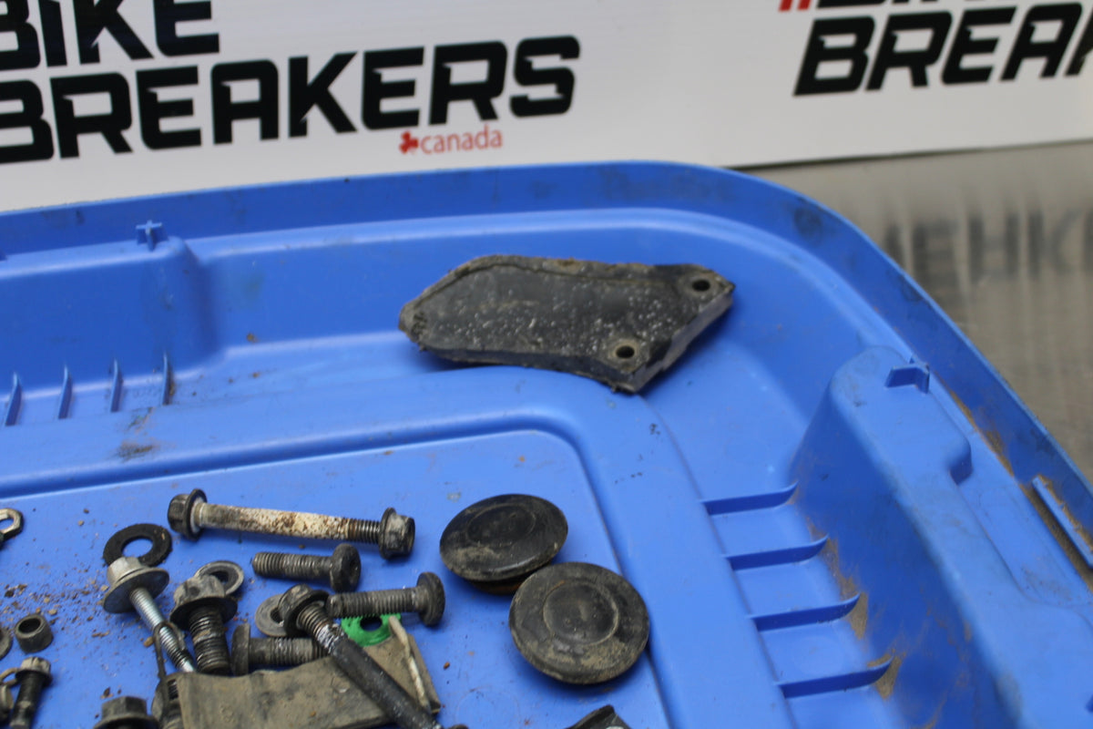 19 YAMAHA TTR230 MOUNTING BOLTS HARDWARE MOTOR SCREWS BB146