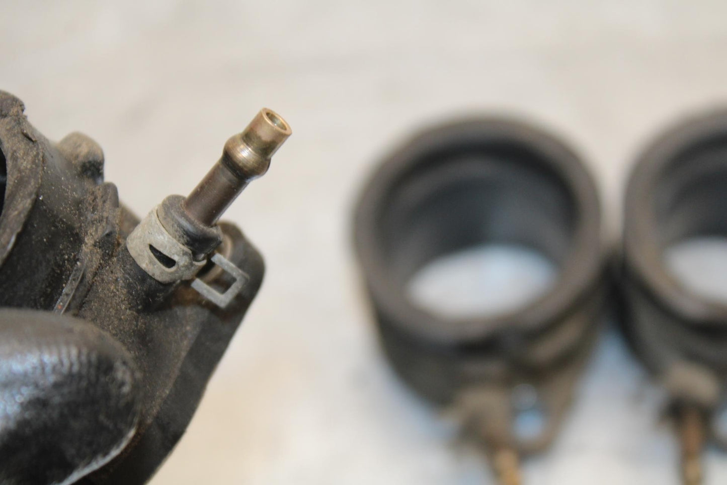 00-01 KAWASAKI ZZR600 AIRBOX INTAKE VELOCITY STACKS BB568