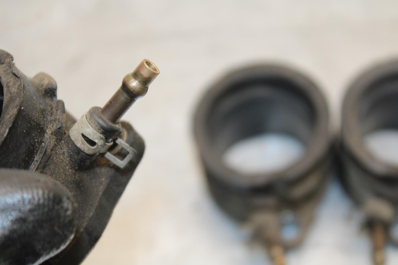 00-01 KAWASAKI ZZR600 AIRBOX INTAKE VELOCITY STACKS BB568