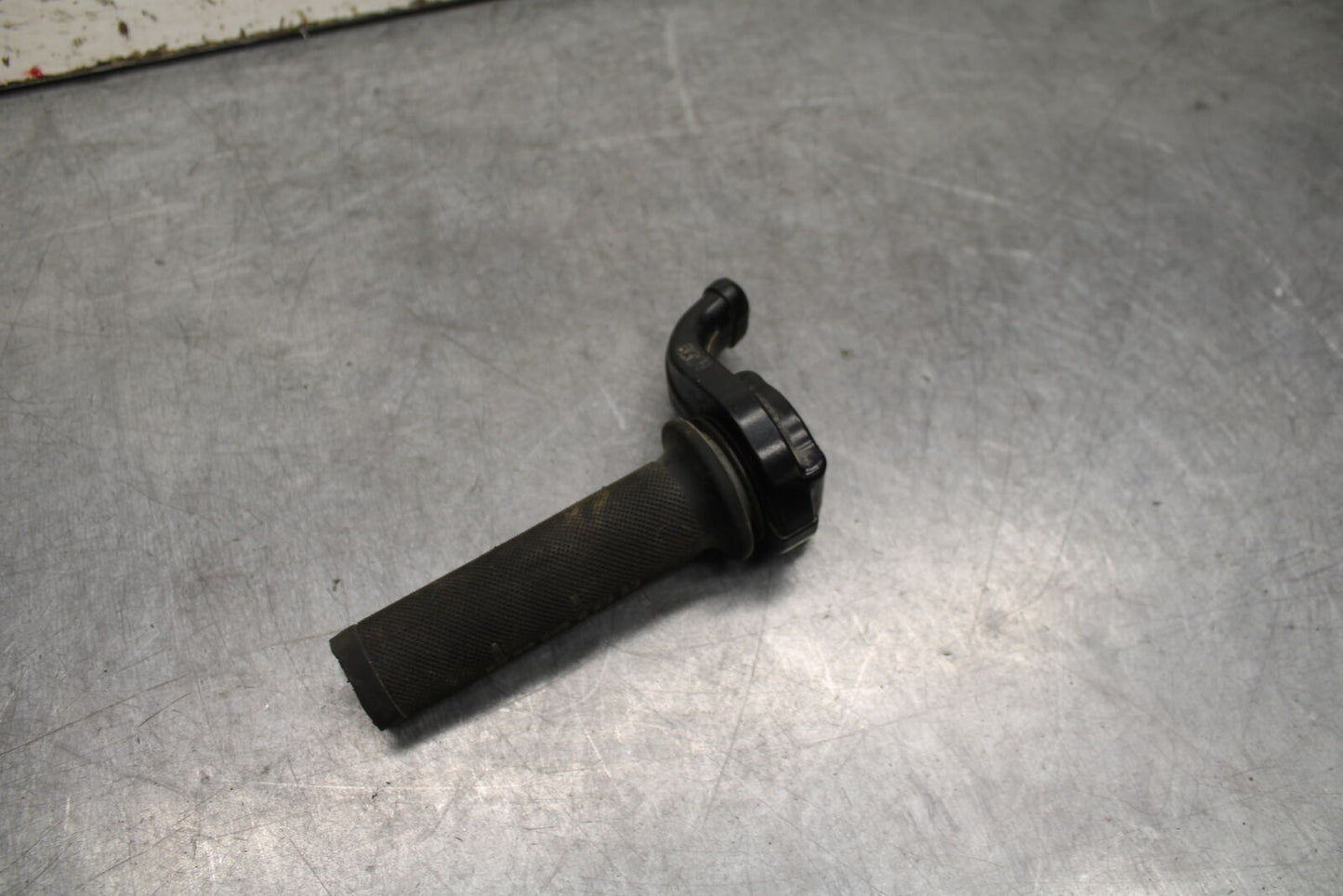 07-08 YAMAHA YZF R1 THROTTLE CABLE LINE HOUSING GUIDE BB724