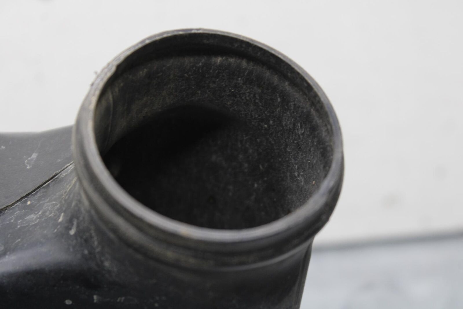 03-04 HONDA CBR600RR LEFT AIR INTAKE DUCT TUBE BB628
