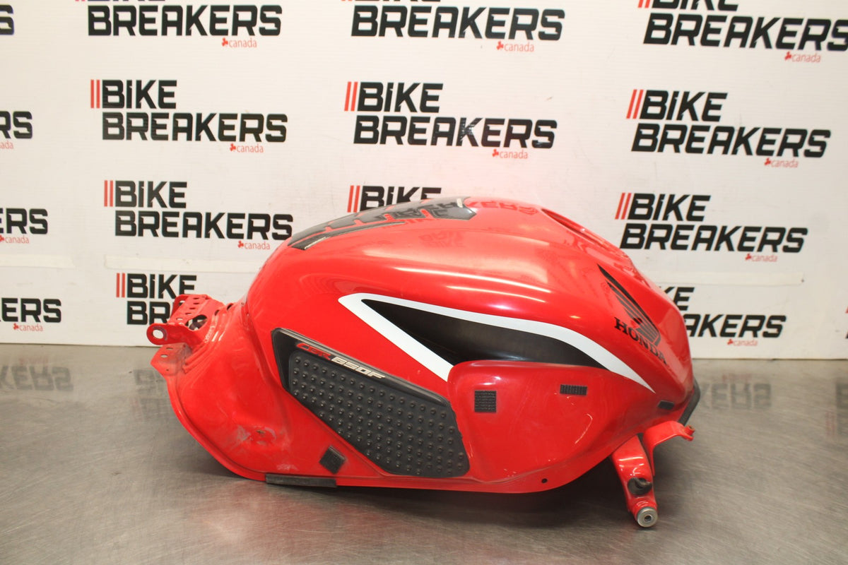 18 HONDA CBR650F GAS TANK FUEL CELL PETROL RESERVOIR BB946