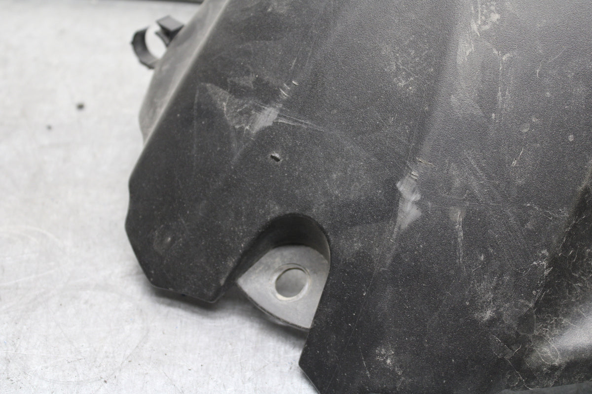 08-09 SUZUKI GSXR600 REAR BACK WHEEL TIRE HUGGER FENDER BB728