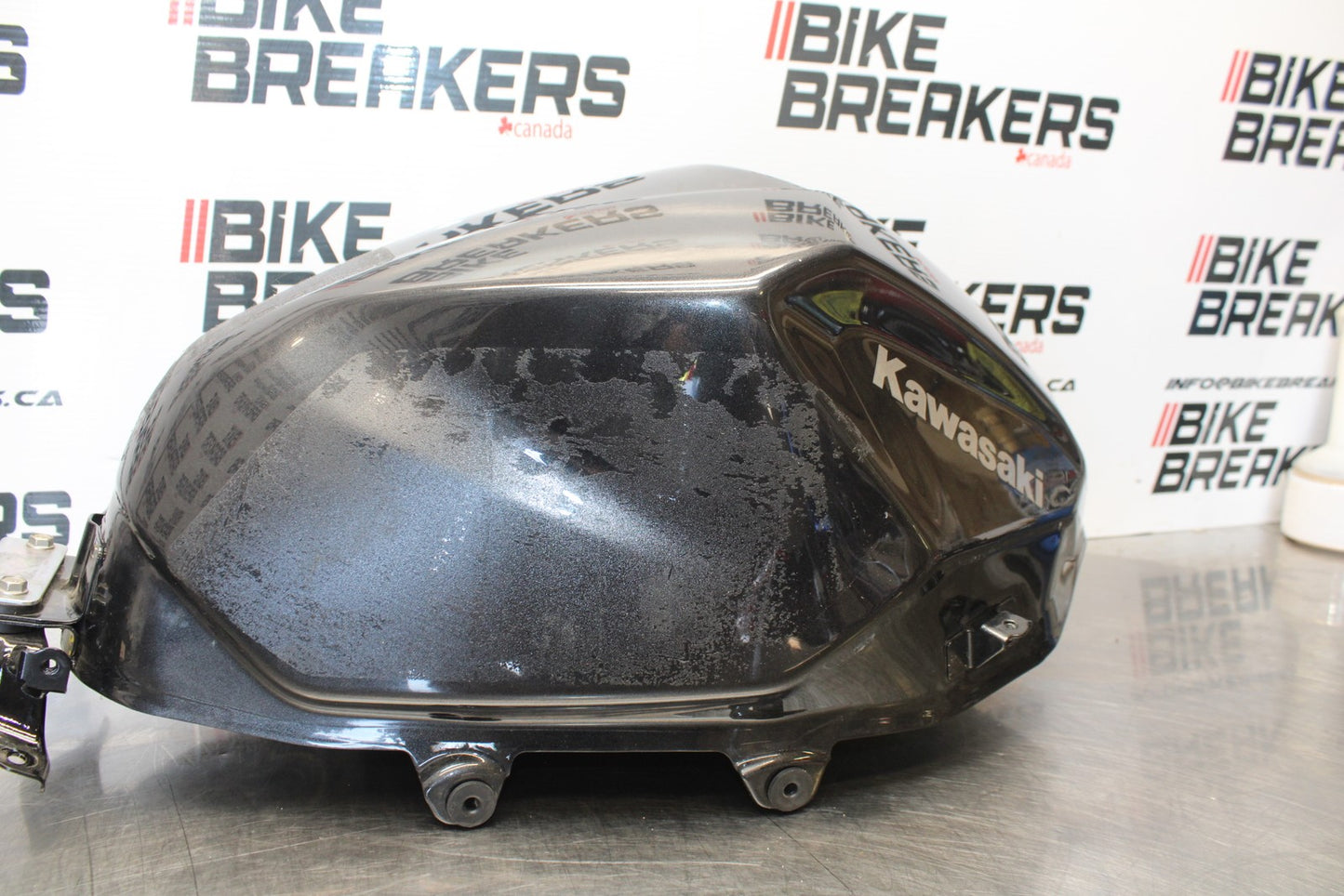 18-23 KAWASAKI NINJA 400 EX400 ABS GAS TANK FUEL CELL PETROL RESERVOIR BB192