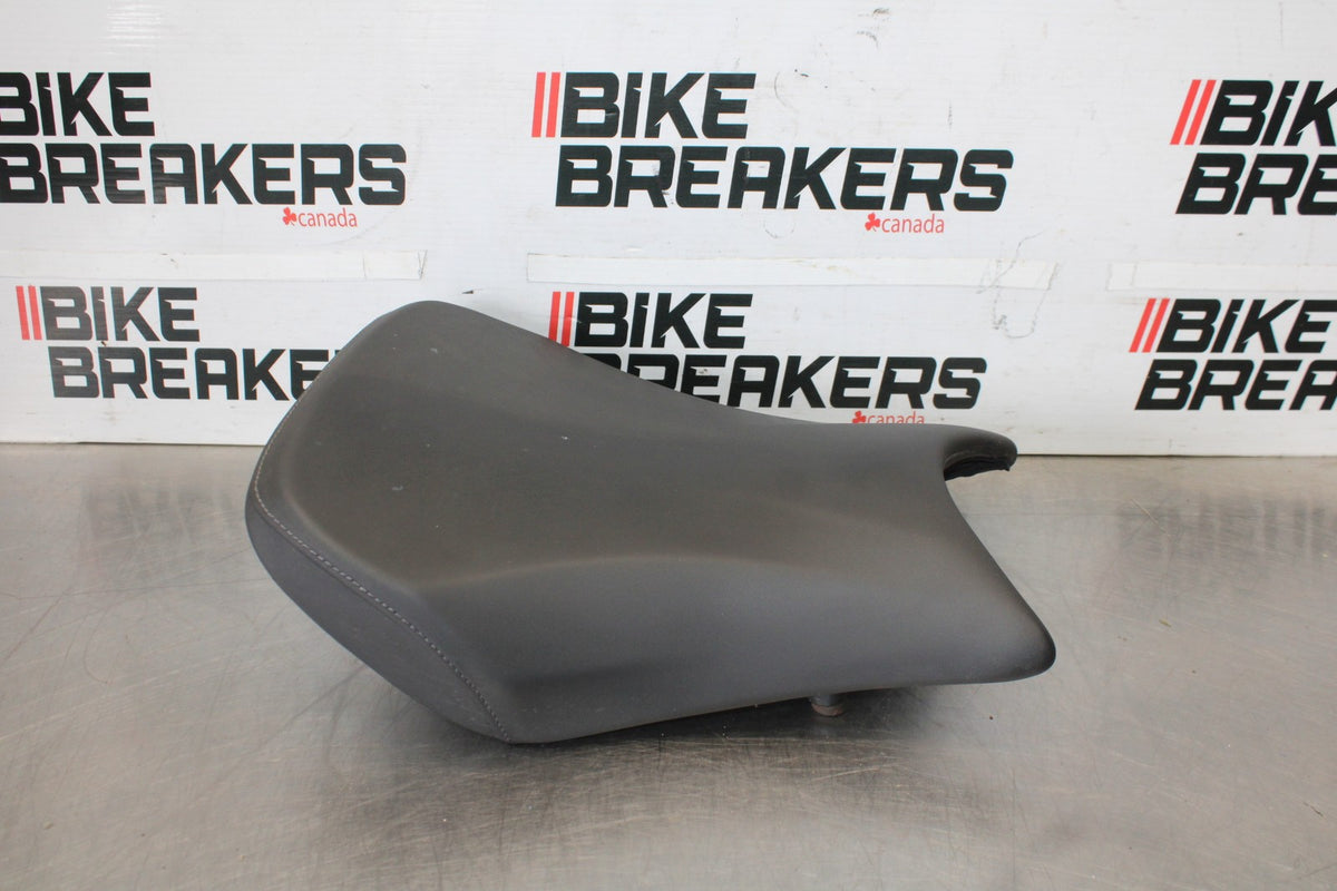 17-20 BMW S1000R FRONT DRIVERS SEAT PAD SADDLE PILLION BB909