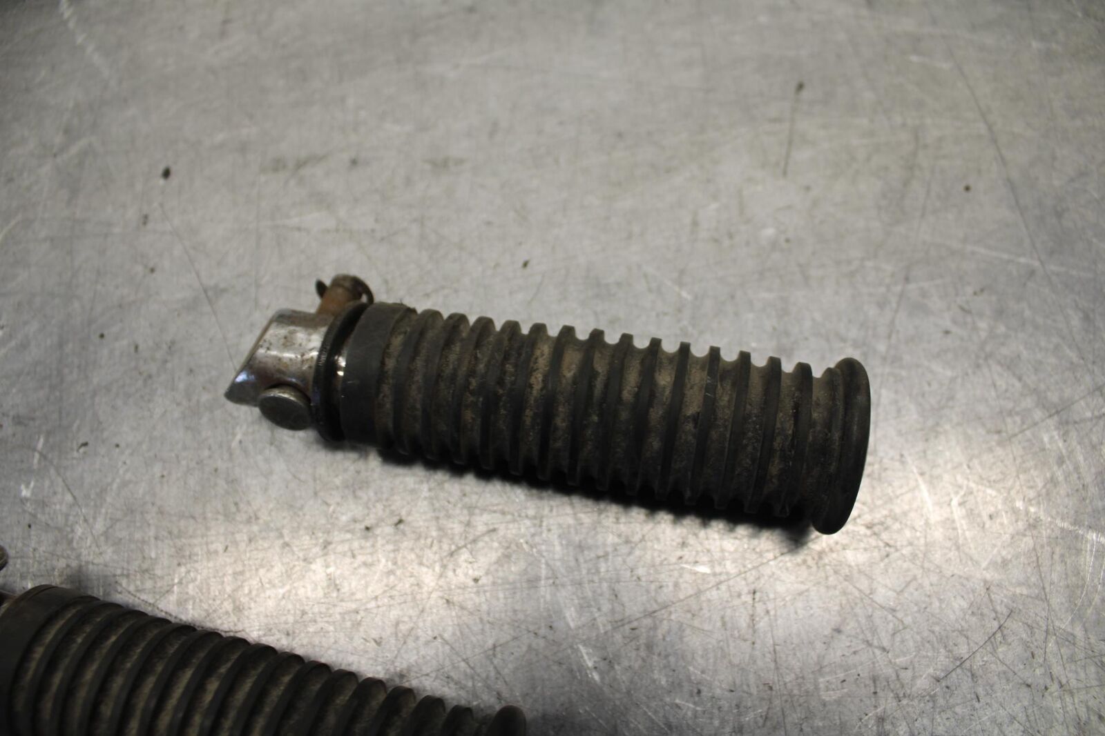 1996 Kawasaki Vulcan 800 VN800B Classic REAR PASSENGER FOOT STEP PEG BB93