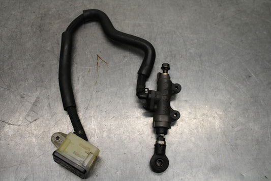 03-04 HONDA CBR600RR REAR BACK BRAKE MASTER CYLINDER W RESERVOIR BB114