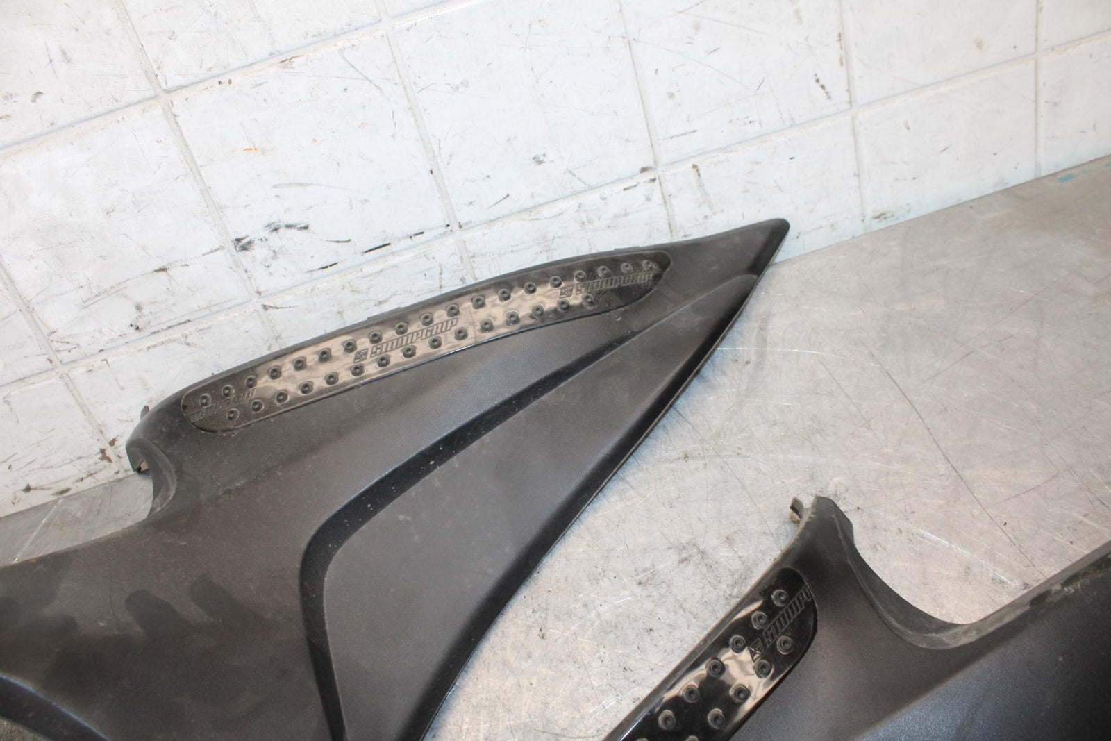 2011 Honda CBR600RR RIGHT LEFT GAS FUEL TANK PANELS COVERS TRIM SET COWLS  BB520